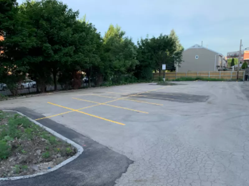 Parking at Linden Lot