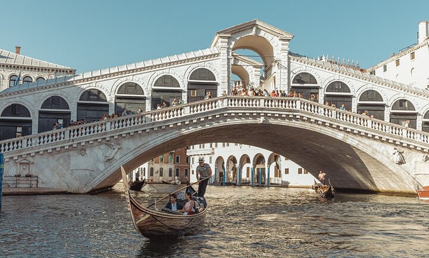 Image 1: Tour privato in gondola Bacino Orseolo - Rialto