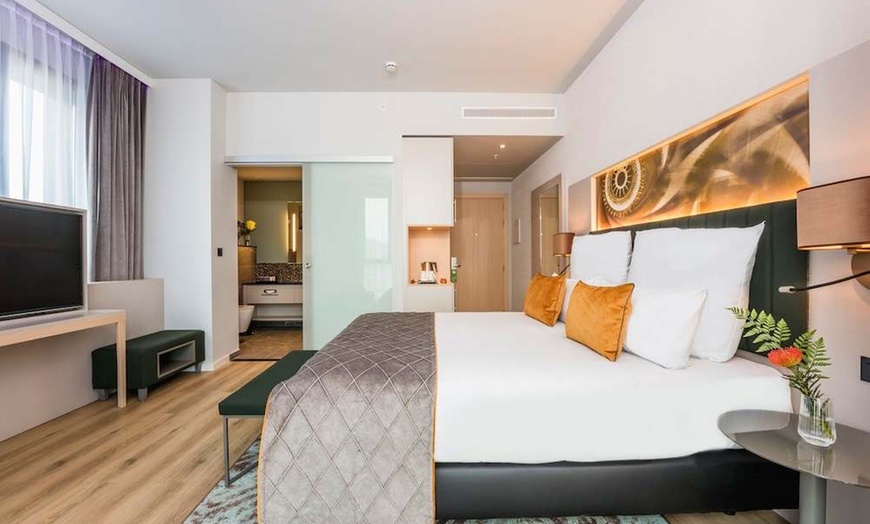 Image 13: ✈ SPANIEN | Barcelona - Leonardo Royal Hotel Barcelona Fira 4*, 2 N...