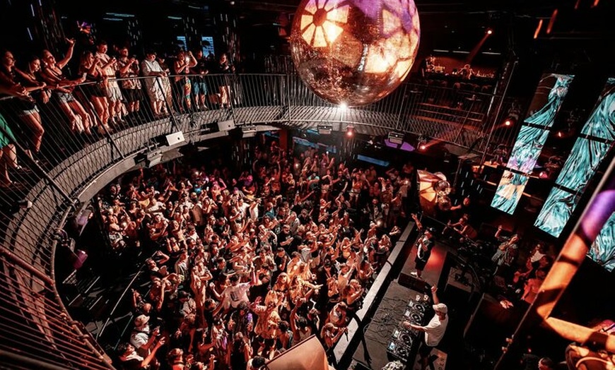 Image 12: Ibiza : 4 x discoteca y piscina Party Pass