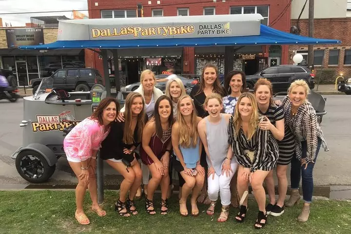 Party Bike Pub Crawl in Deep Ellum and Downtown Dallas