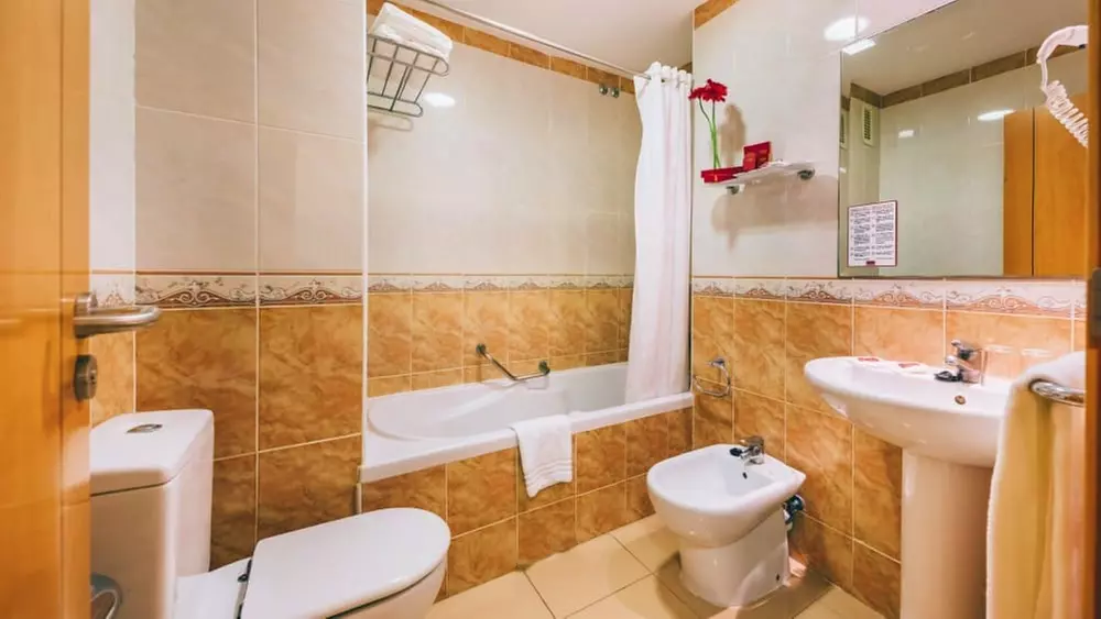 ✈ TENERIFE | San Miguel de Abona - Grand Muthu Golf Plaza Hotel & S...