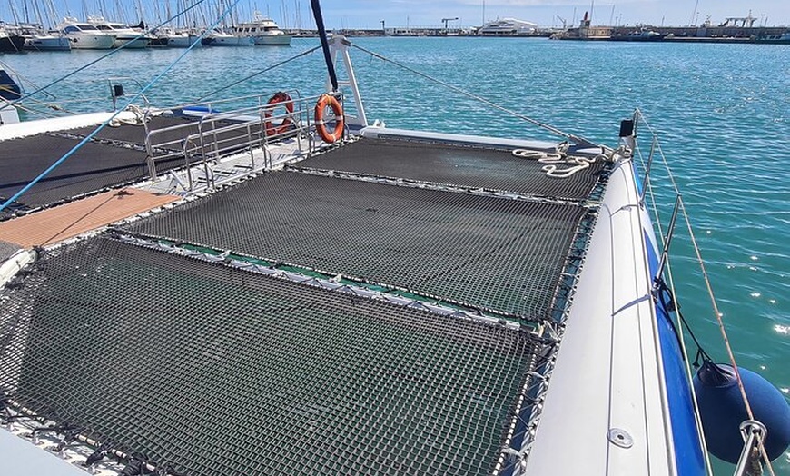 Image 5: Catamarán a vela al Atardecer de 2 horas de Duración