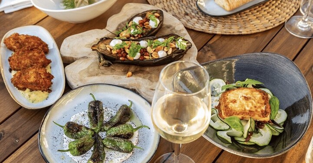 Tour de tapas típicas del Sunset Strip de Ibiza