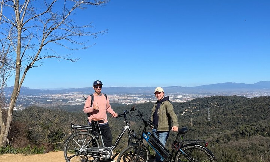 Image 12: Barcelona al Tibidabo: Gemas ocultas y vistas panorámicas Tour en b...