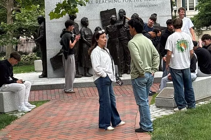 Richmond Puzzling Adventure Scavenger Hunt Walking Activity - Second Medium