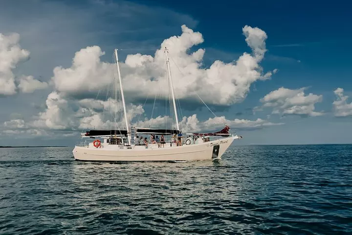 2-Hour Sunset Sailing With Wine In Stock Island