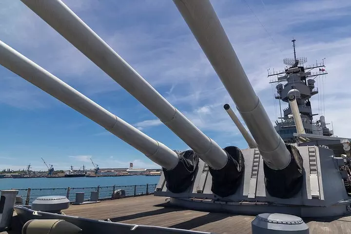 Pearl Harbor, USS Arizona Memorial & Honolulu City Tour