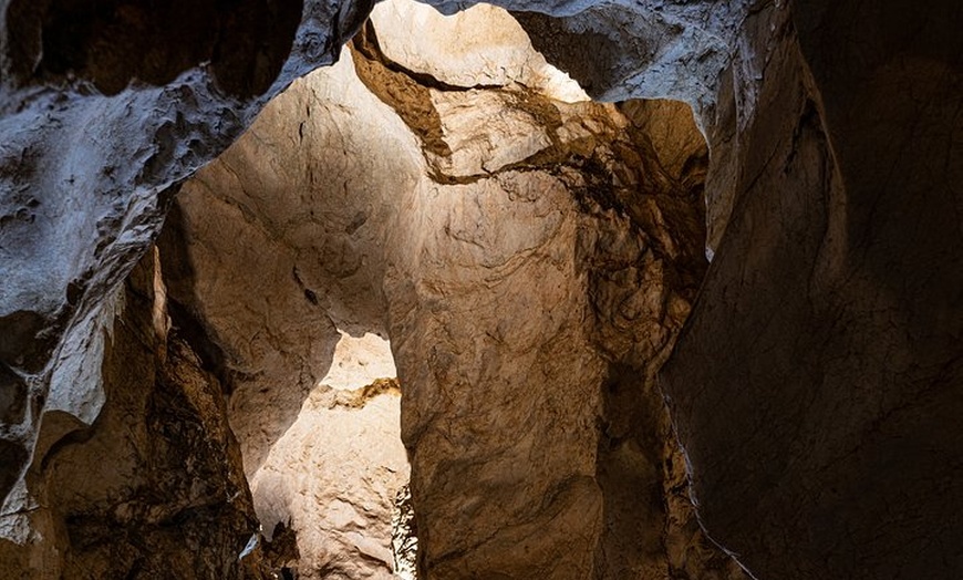 Image 10: Capricorn Caves Cathedral Cave Tour