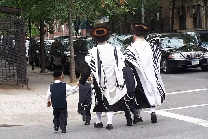 Brooklyn, Queens, and the Bronx Contrastes Tour in Spanish