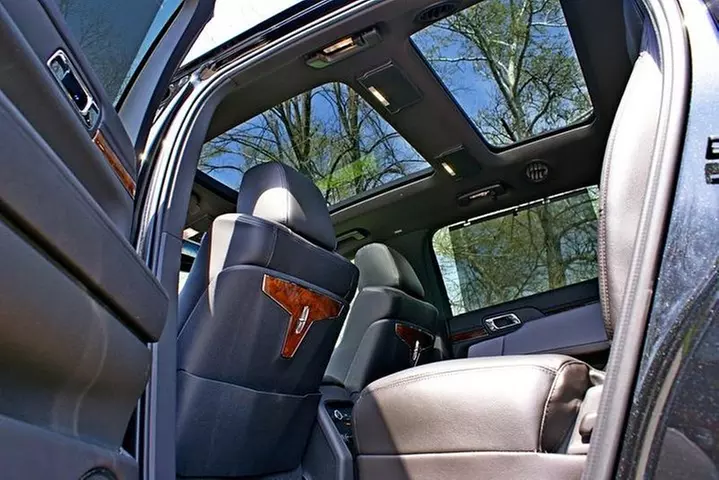 One-Way Private Transfer from Downtown Chicago to ORD by Sedan