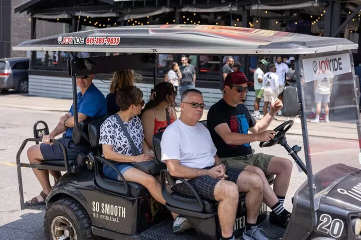 Explore the City of Nashville Sightseeing Tour by Golf Cart