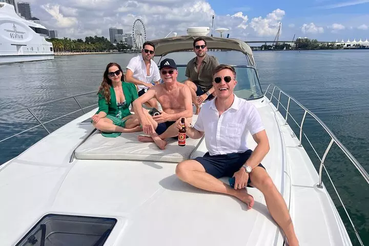 Miami Boat & Yacht for Day or Sunset Tour Cruise with Captain