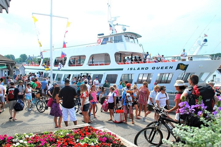 Martha's Vineyard Daytrip from Boston with Round-Trip Ferry & Islan...