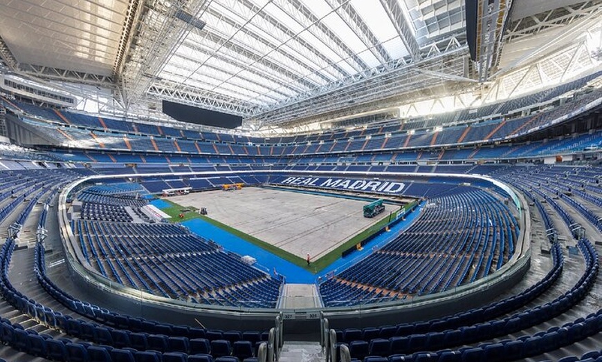 Image 3: Entrada al Estadio Bernabeu