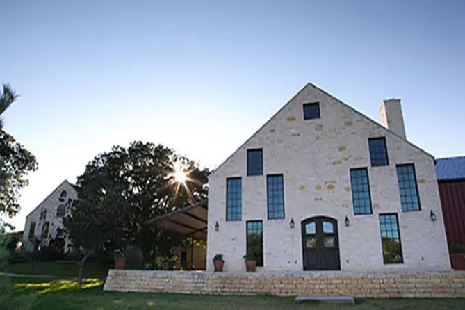 Fredericksburg Wine Tour with Five Winery Stops and Transport to Local Eatery - Primary Image