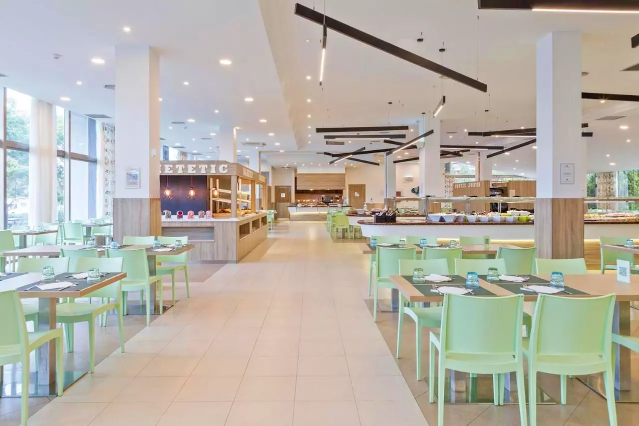 ✈ COSTA DORADA | Salou - Hotel Sol Costa Daurada avec entrée à Port...