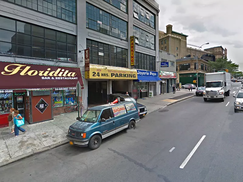 Parking at Centerpark - 4162 Garage Mgmt LLC Garage - Second Medium