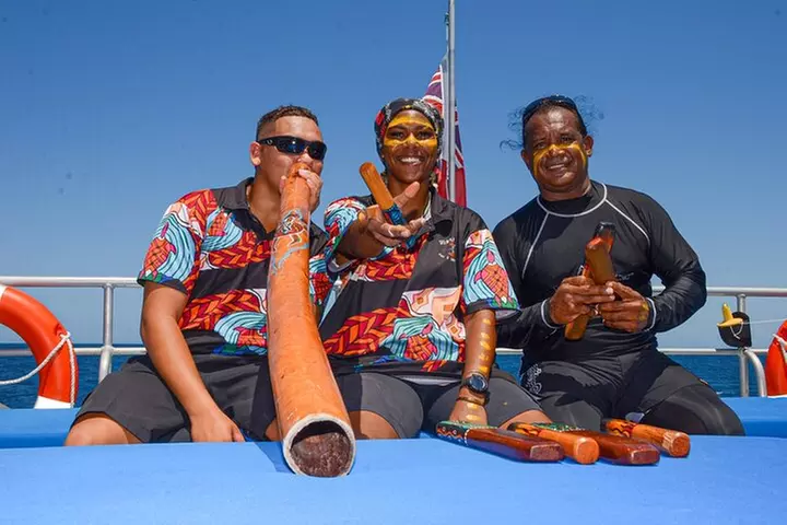 Great Barrier Reef with Cultural Guides-Dreamtime Dive & Snorkel