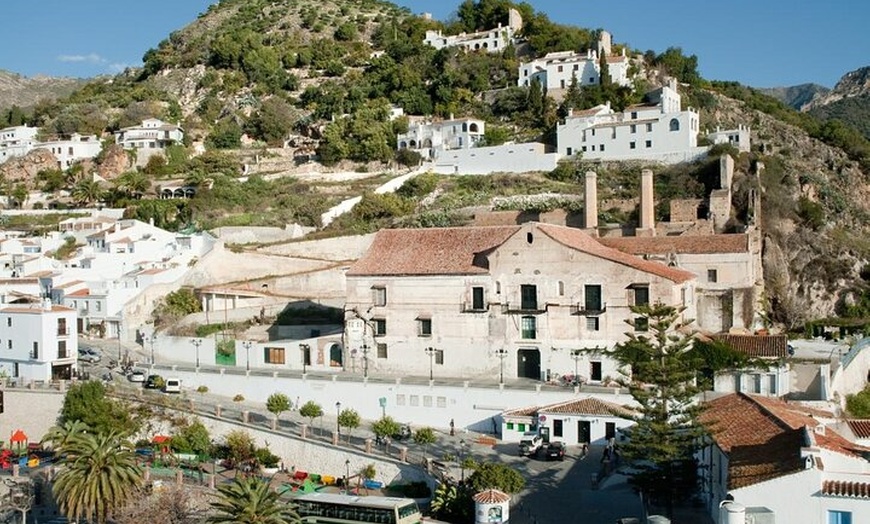 Image 6: Excursión Privada Día Completo a Nerja y Frigiliana desde Málaga