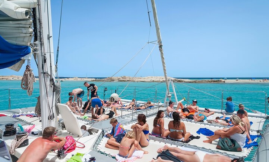 Image 3: Excursión desde Ibiza a Playa de Illetas en Catamarán con Comida