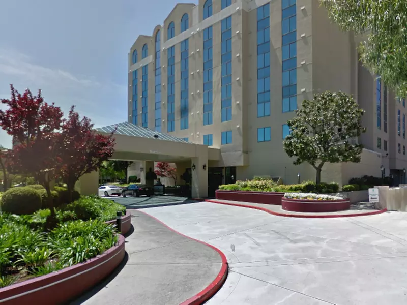 Parking at Embassy Suites Walnut Creek - Valet