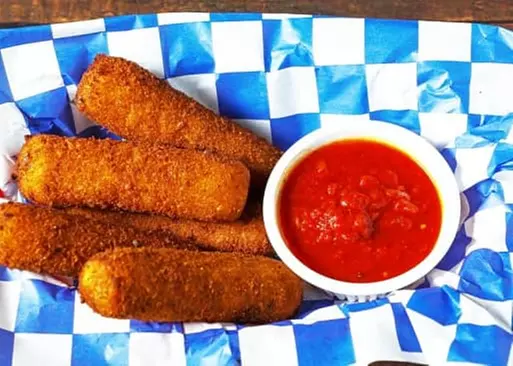 5% Cash Back at Sidelines Sports Bar & Grill