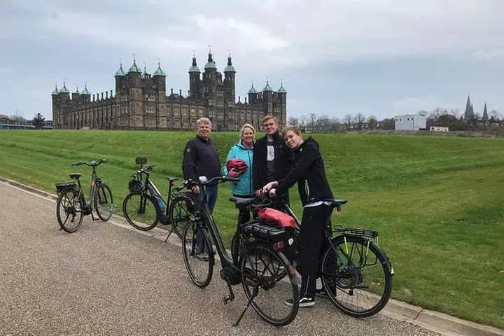 Edinburgh City Bike Tour - Choice of E-Bike or Manual