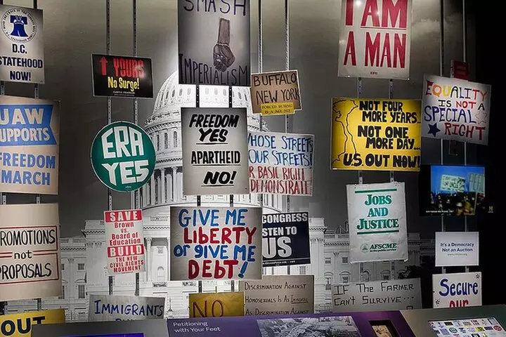 Smithsonian Natural History + American History - Exclusive Tour