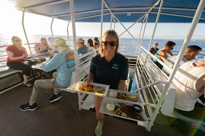 From Ma'alaea Harbor: Sunset Dinner Cruise Aboard the Quicksilver