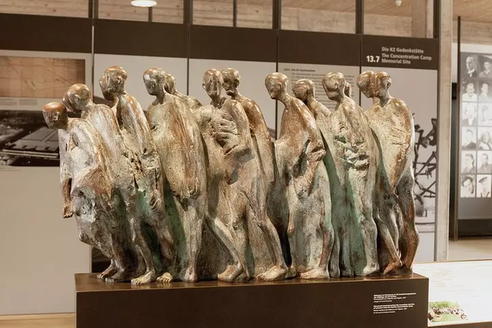 Tour ab München mit dem Zug zur KZ-Gedenkstätte Dachau