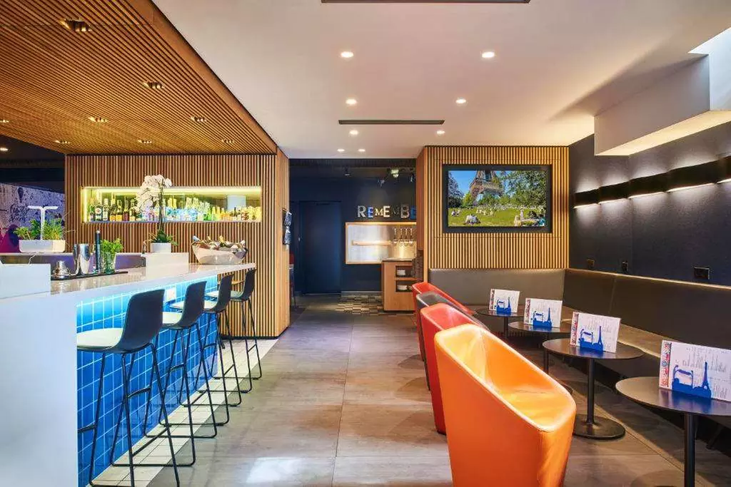 ✈ FRANKREICH | Paris - Hotel Campanile Paris-Bercy Village 3*, 1 Na...