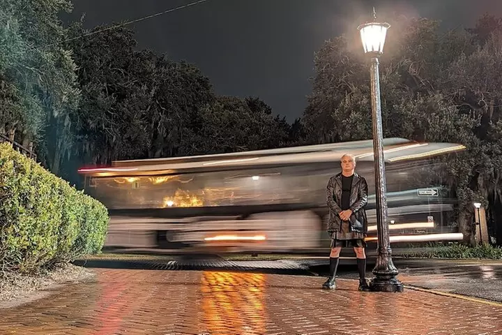 Savannah Ghost Tour with the Guy in the Kilt + Bar Stops