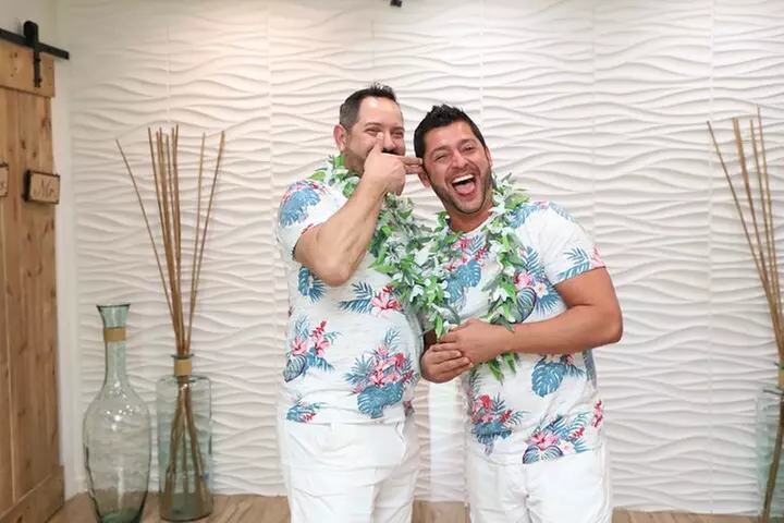 Quickie Sign and Go Wedding at Hawaiian Wedding Chapel