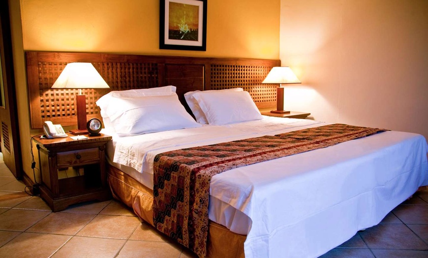 Image 8: ✈ ILE MAURICE | Flic en Flac - Aanari Hotel & Spa avec activité inc...