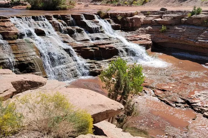 Zion Hummer Tour to Zion Waterfall with swimming