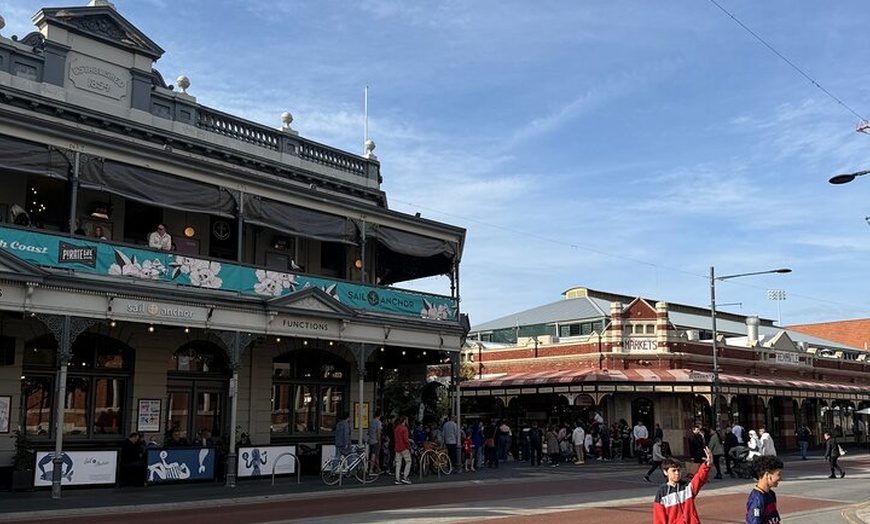 Image 17: Perth Wide Sightseeing