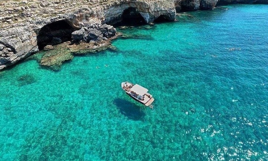 Image 7: 3 Ore Tour in Barca alle Grotte di Santa Maria di Leuca