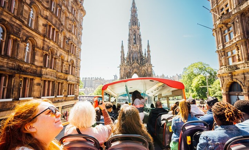 Image 4: Edinburgh Hop-on Hop-off City Tour