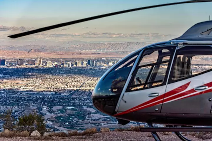 Red Rock Canyon Helicopter Tour with Landing and Champagne Toast