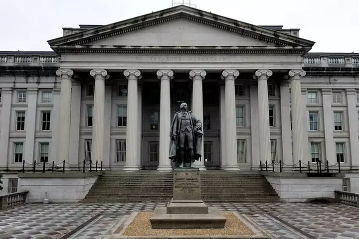 Private Self Guided Capital Spy Pursuit in Washington DC