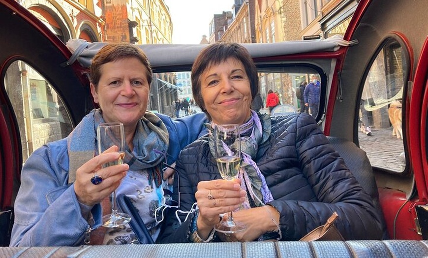 Image 6: Visite privée de Lille en 2CV décapotable avec halte champagne