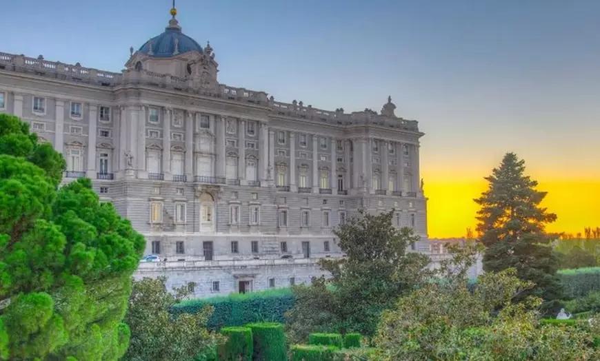 Image 3: Tour Guiado al Palacio Real De Madrid