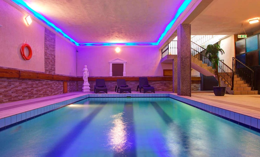Image 2: ✈ MALTA | Qawra - Canifor Hotel 4* - Odkryty basen