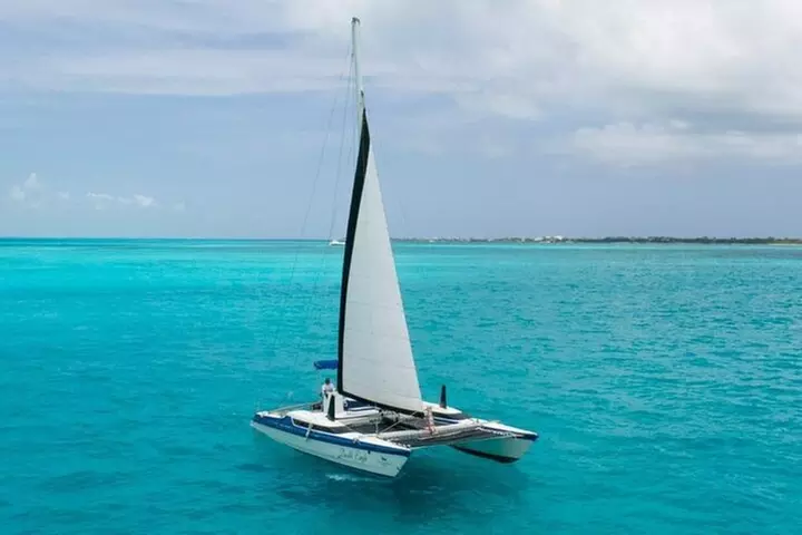 Private Catamaran Tour to Isla Mujeres