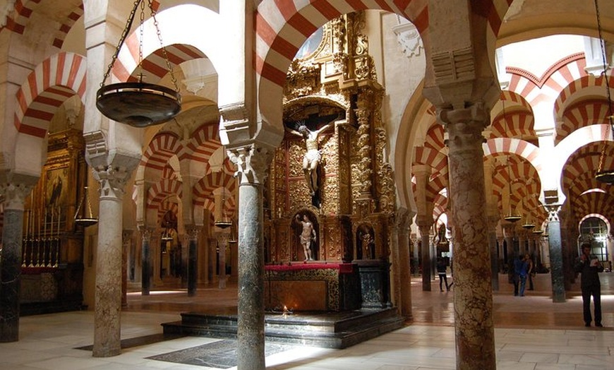 Image 4: Recorrido histórico por la Gran Mezquita-Catedral de Córdoba