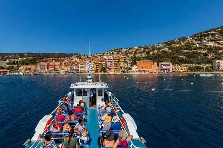 Croisière touristique sur la côte méditerranéenne au départ de Nice