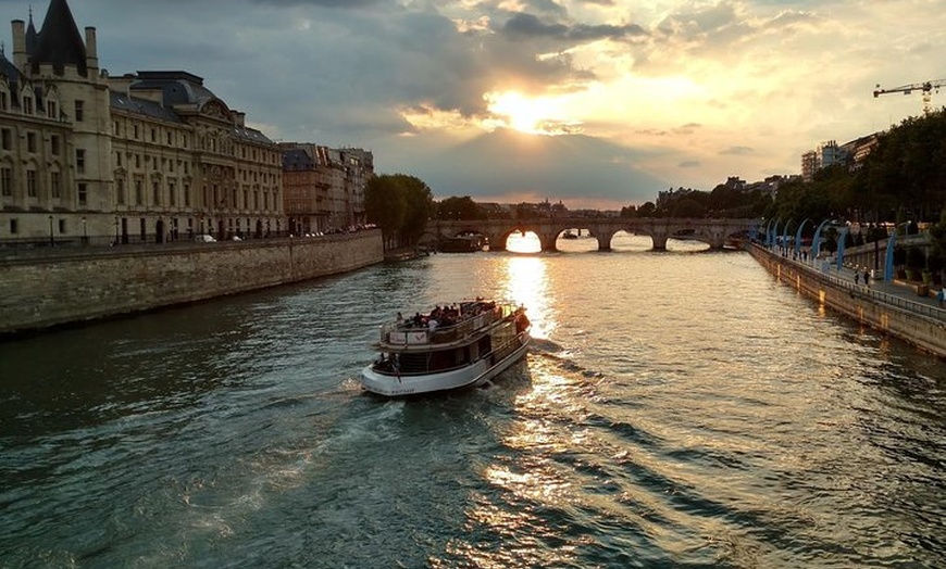 Image 5: Croisière sur la Seine et dégustation de crêpe près de la tour Eiffel