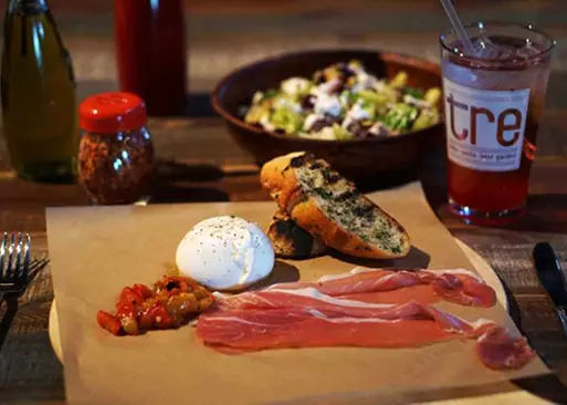 5% Cash Back at Tre Restaurant - Brick