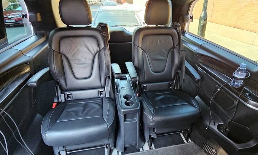 Image 11: Southampton to Heathrow Airport Transfers